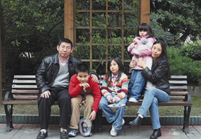 娃大战”后来怎样了凯发中美夫妇“抢(图1)