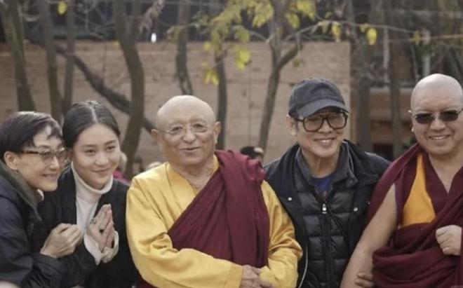 女儿晒母女仨合照随李连杰修行后洗尽铅华K8凯发·国际网站利智低调过63岁生日(图5)