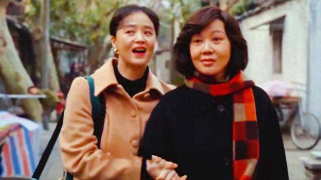 12只烤生蚝汤都喝干净直夸真好吃！k8凯发网站蒋欣坐路边一口气狂炫(图6)